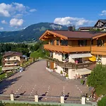 Aparthotel Romantik Sonnleitn 4*