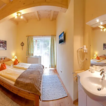 Romantik Sonnleitn Apart Otel Sankt Johann in Tirol