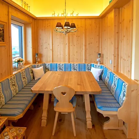 Aparthotel Romantik Sonnleitn 4*